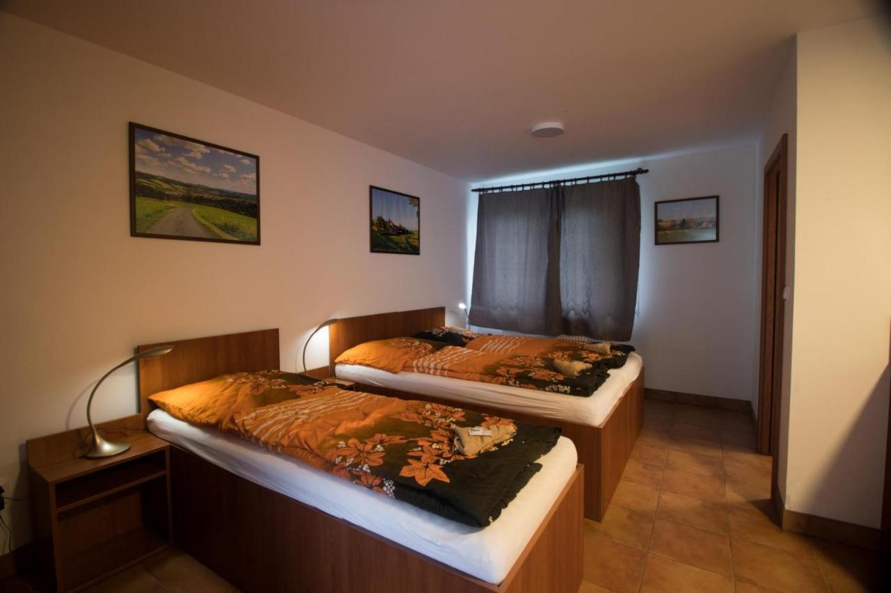 Ubytovani Na Przenskych Pasekach Mikuluvka Extérieur photo
